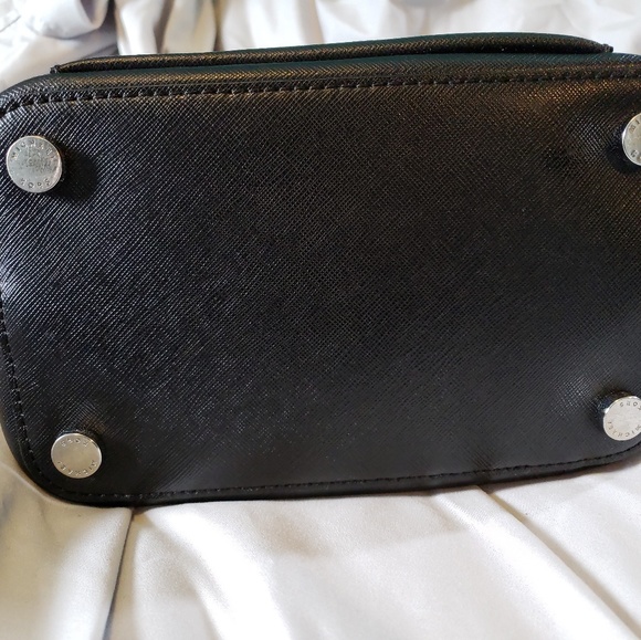 Michael Kors Bucket Bag - Picture 5 of 8